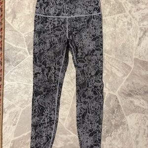 Athleta Black and Gray Patterned Leggings